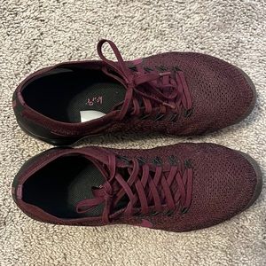 Women’s vapor max. Size 11.